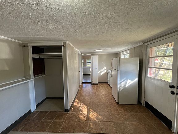 3rd image of 602 Hillcrest Ave #C