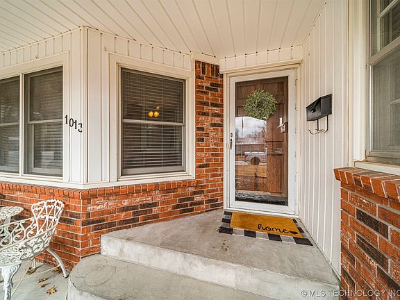 5th image of 1013 SE 15th St