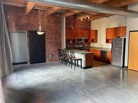 2nd image of 1114 Lucas Ave #407
