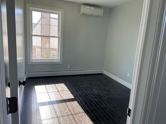 4th image of 11706 240th St