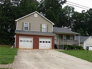 613 Jenmarie Dr SW photo 1