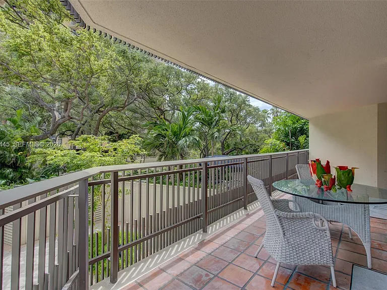 2901 S Bayshore Dr #2G — Photo 10