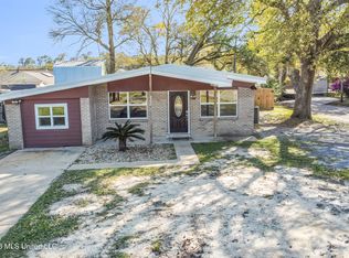706 Spanish Acres Dr, Bay Saint Louis, MS 39520