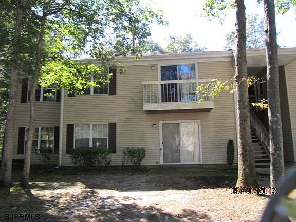 2nd image of 102 Club Pl Unit 102