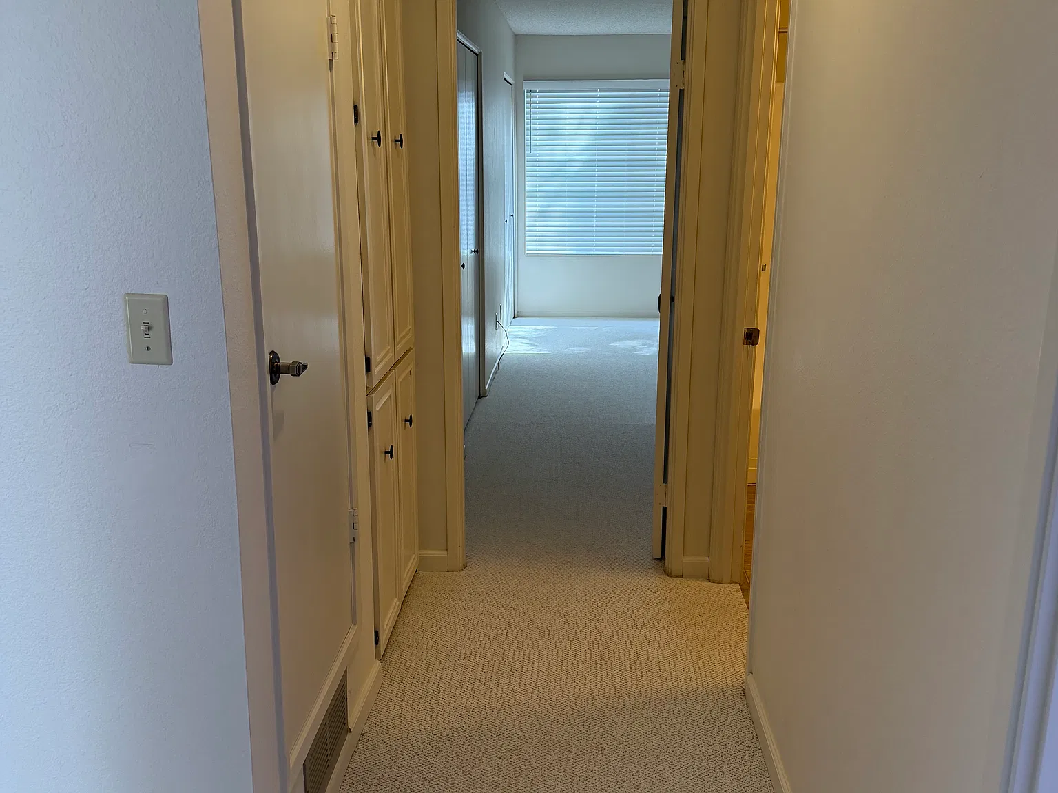 3 bed, 1406 sqft, $3,995 — Photo 4