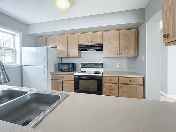 3rd image of 39 Rest View Ln #A