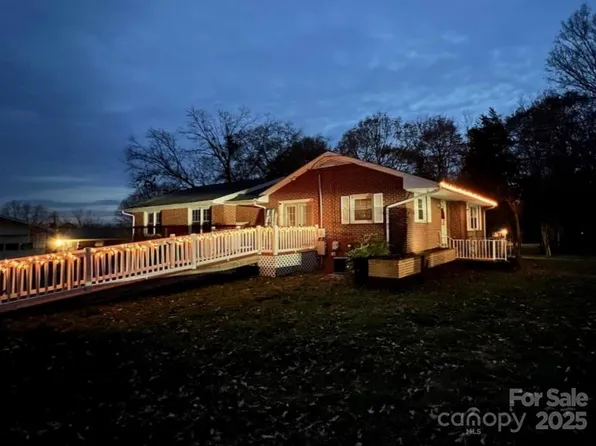800 Charles Rd, Shelby, NC 28152