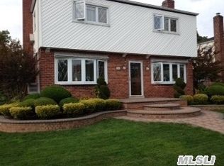 582 Croydon Rd, Elmont, NY 11003