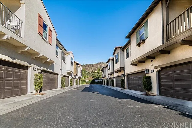 3 bed, 1453 sqft, $1,550 — Photo 1