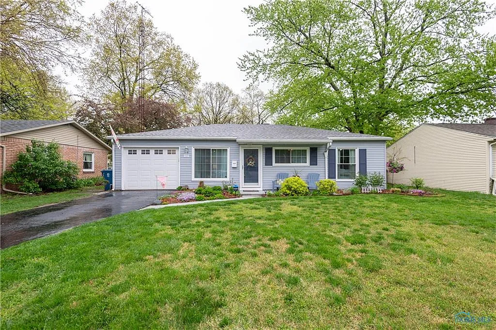 127 Friars Ln photo 1