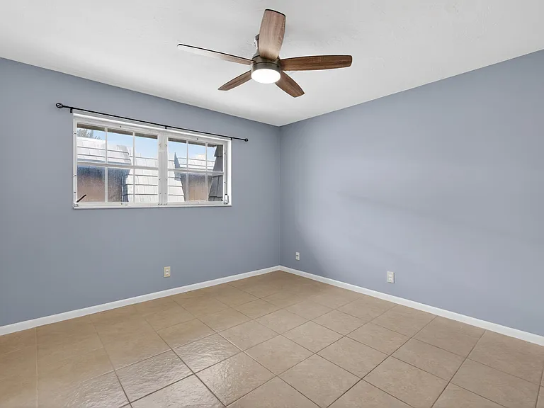 423 Pine Tree Ct #23 — Photo 13