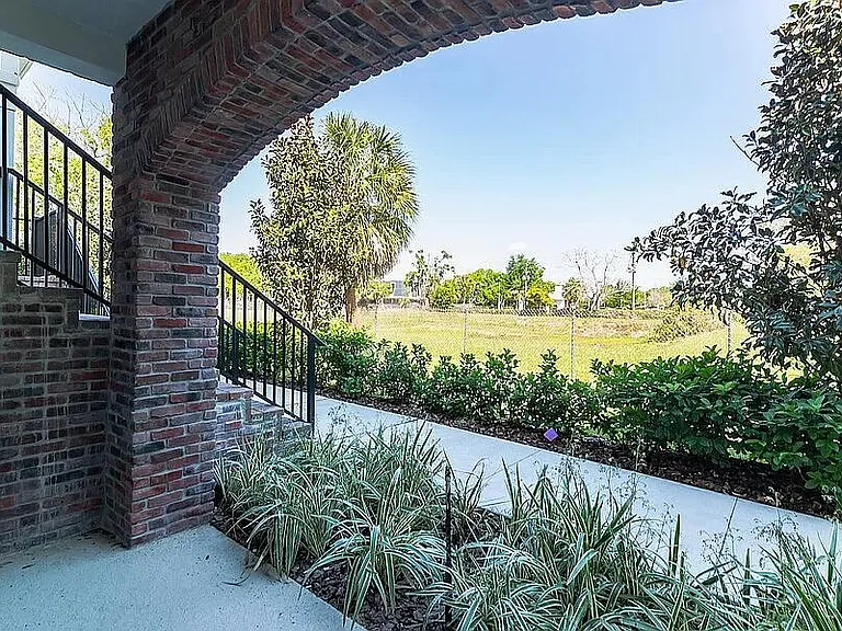 553 Majestic Palm Dr — Photo 5