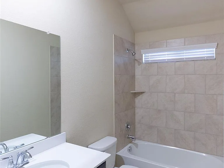 900 Lake Cypress Ln — Photo 7