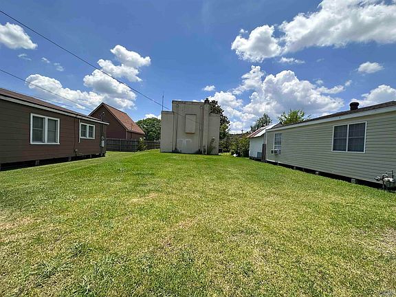 4th image of 710 3rd St