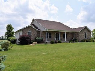 2141 Crabill Rd, Springfield, OH 45502