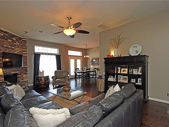 3rd image of 2204 Sagewood Dr