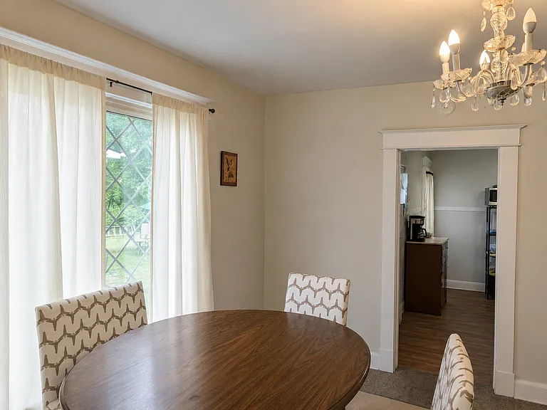 527 Franklin Ave — Photo 7