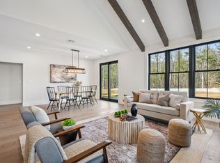 25 Trails Edge Rd, Windham, NH 03087