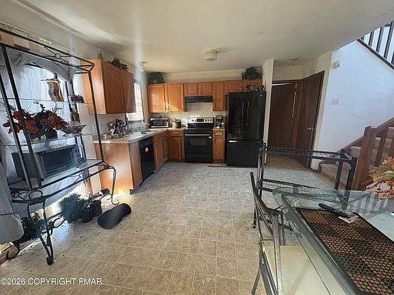 5th image of 142 Chatham Hill Rd