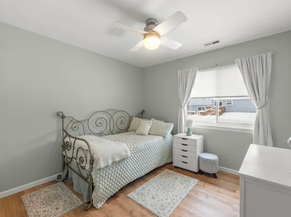 125 Manchester Ct, Schaumburg, IL