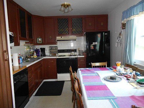 3rd image of 117 Amblewood Way