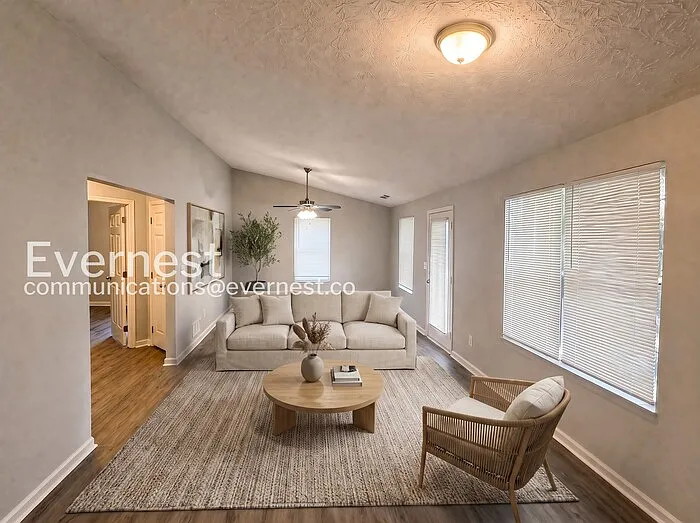 1408 Creek View Dr — Photo 2