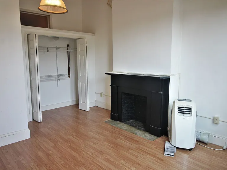 2125 Saint Paul St — Photo 10