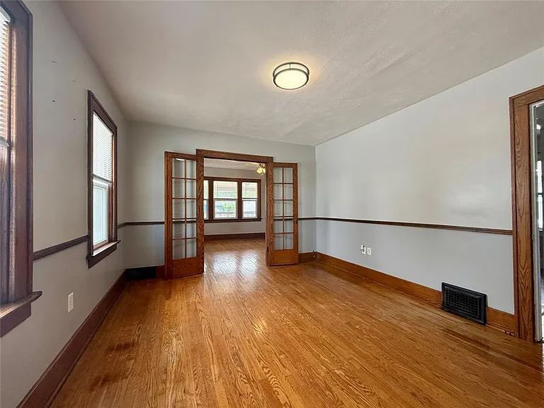 1328-30 Patterson Ave — Photo 26