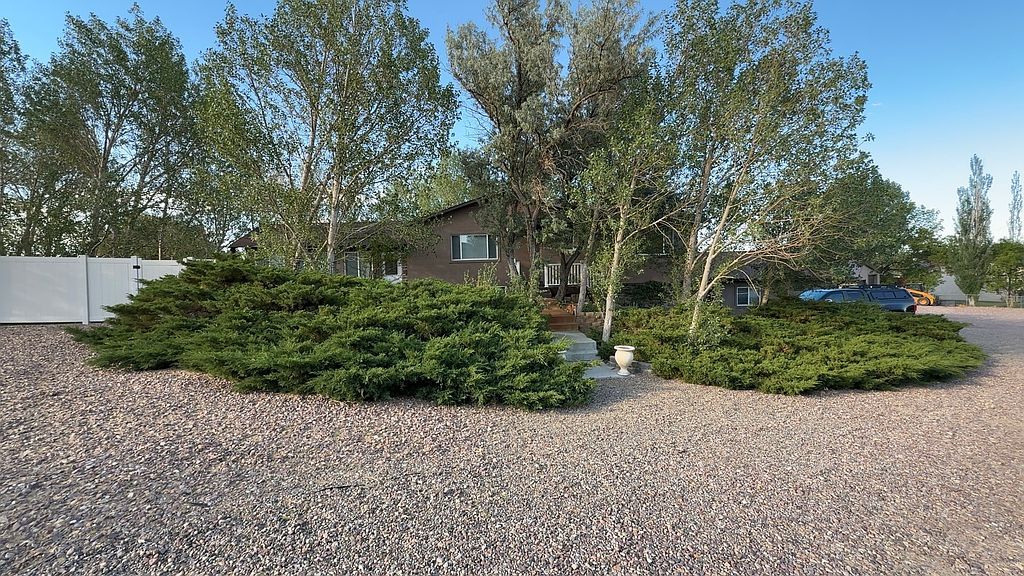 584 Gannett Dr - Property Image