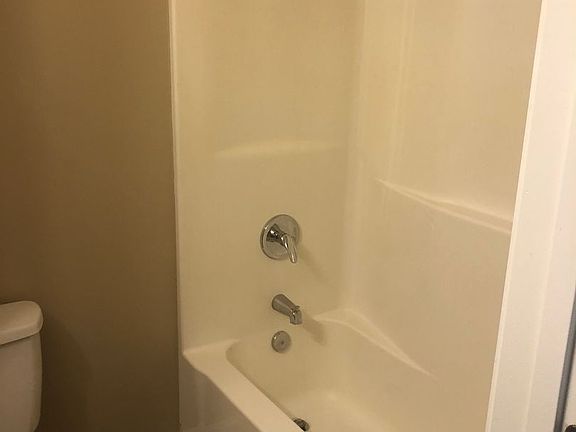4th image of 731 N Water Ave #1B-1Ba-655Sqft