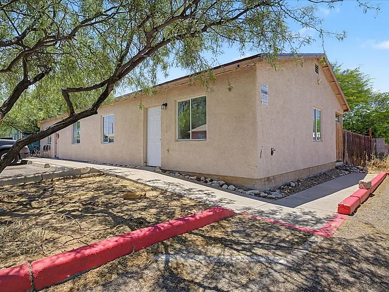 81 E Laguna St #1 & 2 — Photo 2