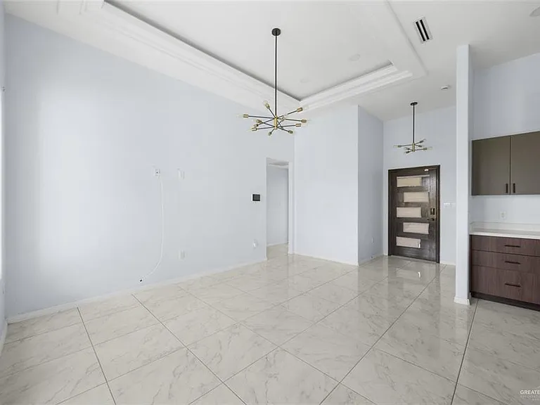 2307 San Charbel St — Photo 3