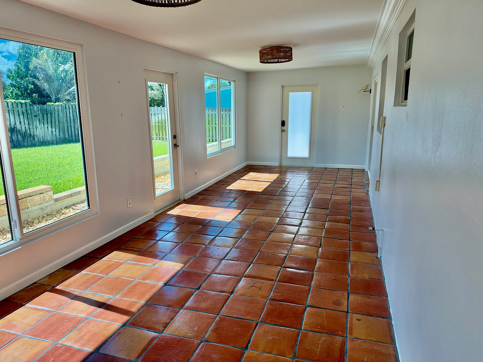 3 bed, 1850 sqft, $3,995 — Photo 3