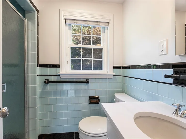216 Claybrook Rd — Photo 14