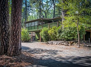 20424 Lakeview Dr, Lakehead, CA 96051