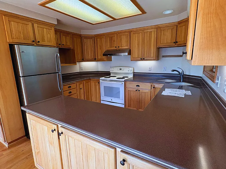 7205 SW Burl Dr — Photo 15