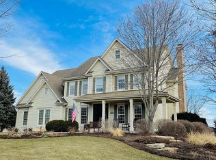 4136 Meadow View Dr, Saint Charles, IL 60175