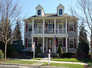 134 Pearl St, Herndon, VA 20170