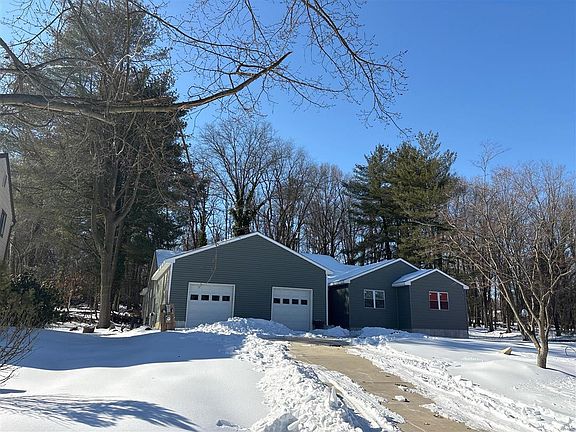 4th image of 308 Quaker Rd