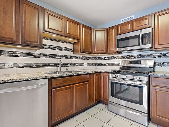 4th image of 6700 S South Shore Dr APT 18J