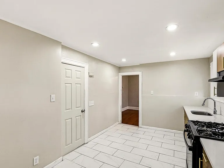 712 Sheridan Ave — Photo 5