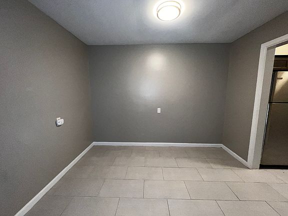 3rd image of 2229 Victory Pkwy APT F5