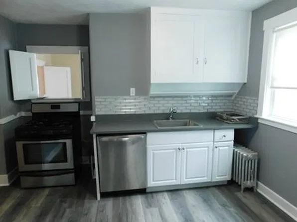 137 Fayerweather St #2, Cambridge, MA 02138