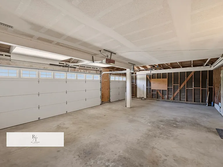 20926 Brookline Dr — Photo 37