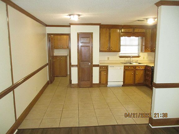 3rd image of 103B Acacia Ct