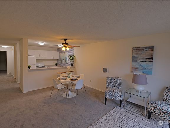 3rd image of 17431 Ambaum Boulevard S #D51