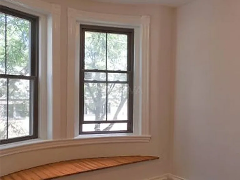 114 Willow St #4 — Photo 3