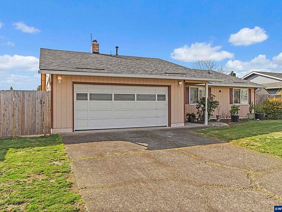 2nd image of 707 49th Ave SE