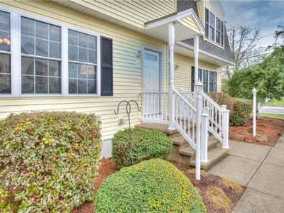 25 Hyde Ave, Pawtucket, RI, 02861
