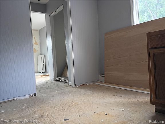 4th image of 510 Pleasant St APT 5